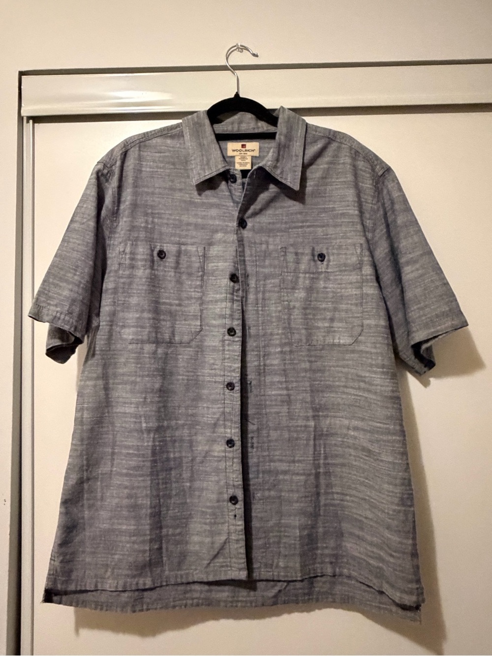 Woolrich Men’s Short-Sleeve Button-Down Shirt in Heathered Blue-Gray